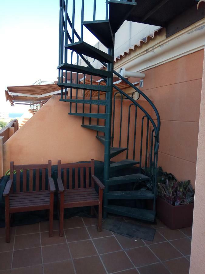 Precioso Atico En Torre De Benagalbon A 20 Metros Del Mar. Leilighet Eksteriør bilde